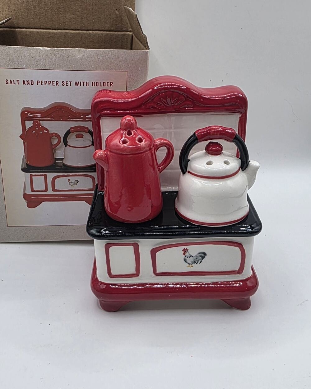 Cracker Barrel OLD FASHIONED STOVE SALT AND PEPPER SET 2026 Rooster Collection